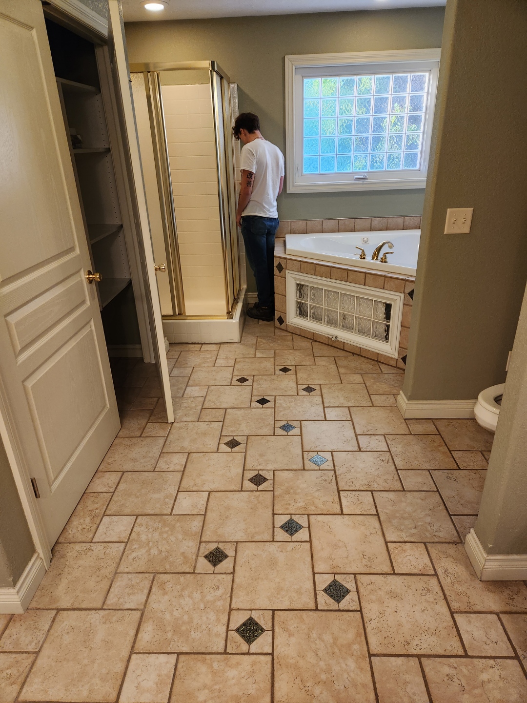 Custom Tile Floor - Decorative Diamond Pattern